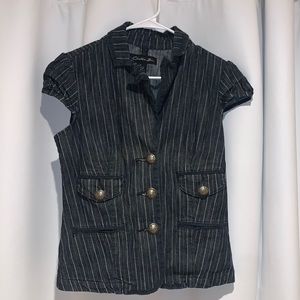 Striped vest, Size M, collar neck, short sleeve, detailed in front and back
